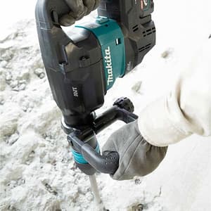 Makita 40Vmax XGT BL Cordless Demolition Hammer with Rapid Charger & 2 Pcs 4.0Ah Batteries, HM001GM202
