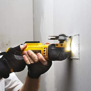 Dewalt 18V XR Li-ion Cordless Oscillating Tool with Brushless Motor 2x2.0 Ah Battery, DCS355D2-QW
