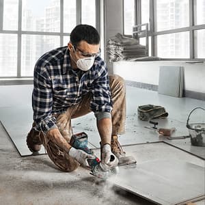 Bosch 100mm / 4 inch 18V Professional Cordless Angle Grinder, GWS 180-LI (Solo)