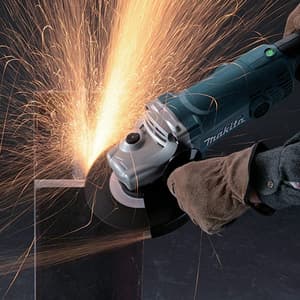 Makita 180mm / 7 inch, 2000W Angle Grinder with Anti-Restart Function, Soft Start & Large Trigger Switch, GA7050R