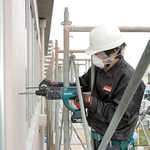 Makita 18V LXT Li-Ion / 20 mm (13/16") SDS-PLUS Cordless Combination Hammer with Rapid Charger & 1 Pcs 3.0Ah Battery, DHR202RFE