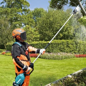 Makita 40Vmax XGT BL 30 cm (12") Cordless Telescopic Pole Saw with Rapid Charger & 1 Pcs 4.0Ah Batteries, UA003GM101