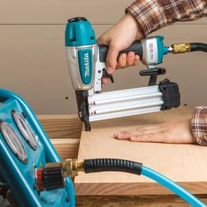 Makita 18 Ga 50 mm / 2 inch Pneumatic Brad Nailer with Air Duster, AF506