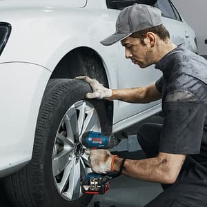 Bosch 18V Professional Heavy Duty Cordless Impact Wrench, GDS 18V-400 (Solo)