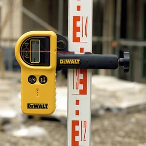 Dewalt Waterproof Digital Laser Detector With Clamp , DE0772-XJ