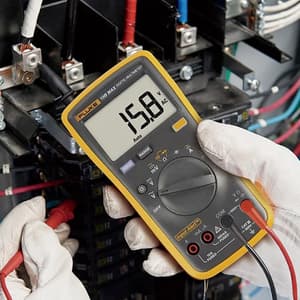 Fluke 15B Max-02 6000 Counts / 600V Economical Digital Multimeter With TL31 Extra-Slim Test Leads
