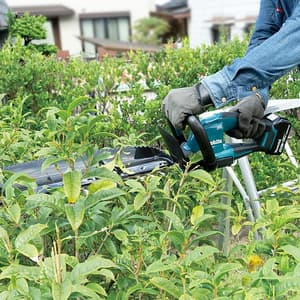Makita 18V LXT BL 60 cm (23-5/8") Cordless Hedge Trimmer (Bare Tool), DUH606Z